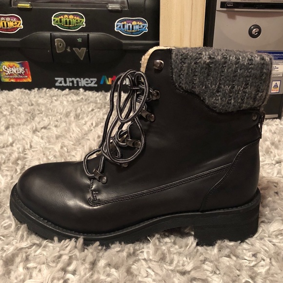 Fur Black Leather Boots Barely Worn! Read Description for More Info. - Picture 2 of 6